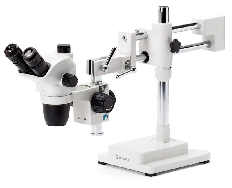 Mikroskop m/stativ NexiusZoom trikulær 0,67-4,5x