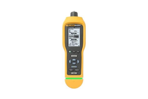 Fluke 805 vibrationsmåler med digitalt display der viser måling af vibrationer og temperatur.