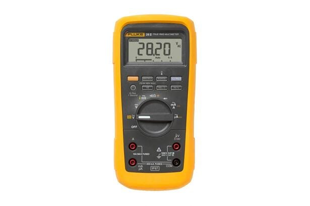 Fluke 28 II digitalt industrimultimeter med IP67 beskyttelse til robuste arbejdsmiljøer og præcise målinger.