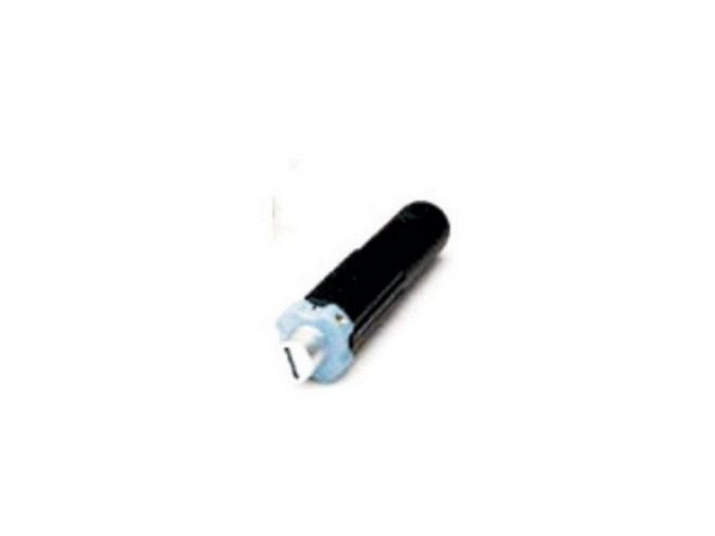 Socket wrench with cleaning needles