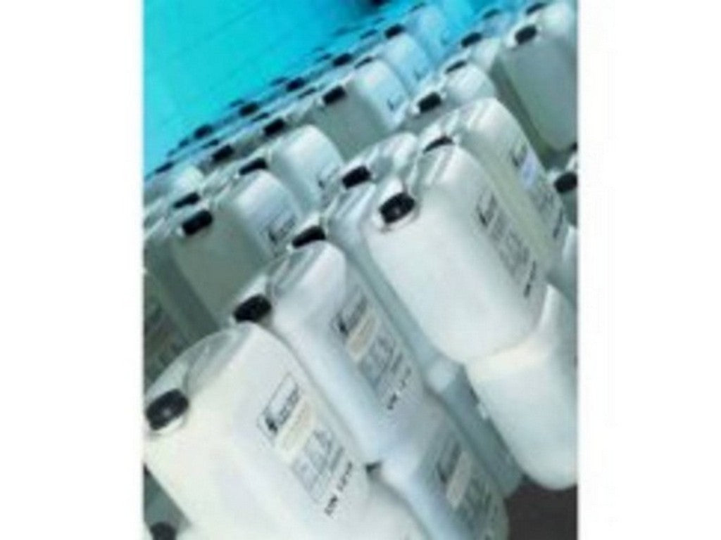 Flusmiddel 2% 25 ltr dunke i et lager