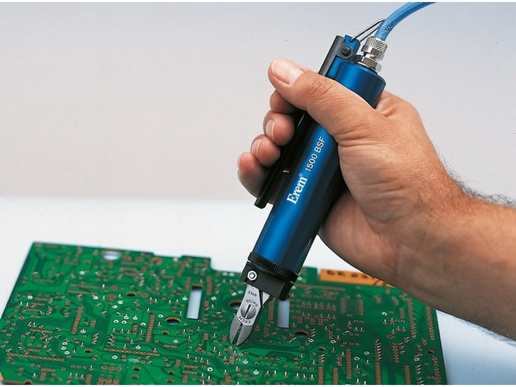 Pneumatic clipper excl. pliers