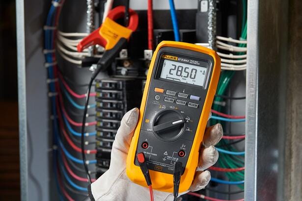 Fluke 87V MAX DMM med MC4 testledningssett