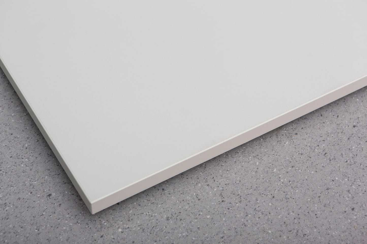 Tabletop 2000x900 ESD